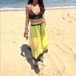 worn once and in good condition -no price changes-